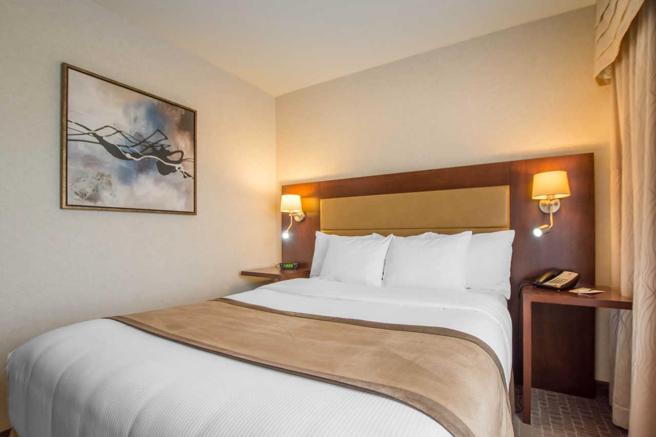 Quality Inn & Suites Val-d'Or Eksteriør bilde