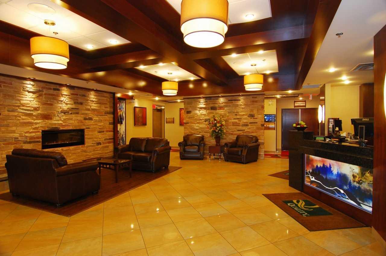 Quality Inn & Suites Val-d'Or Eksteriør bilde