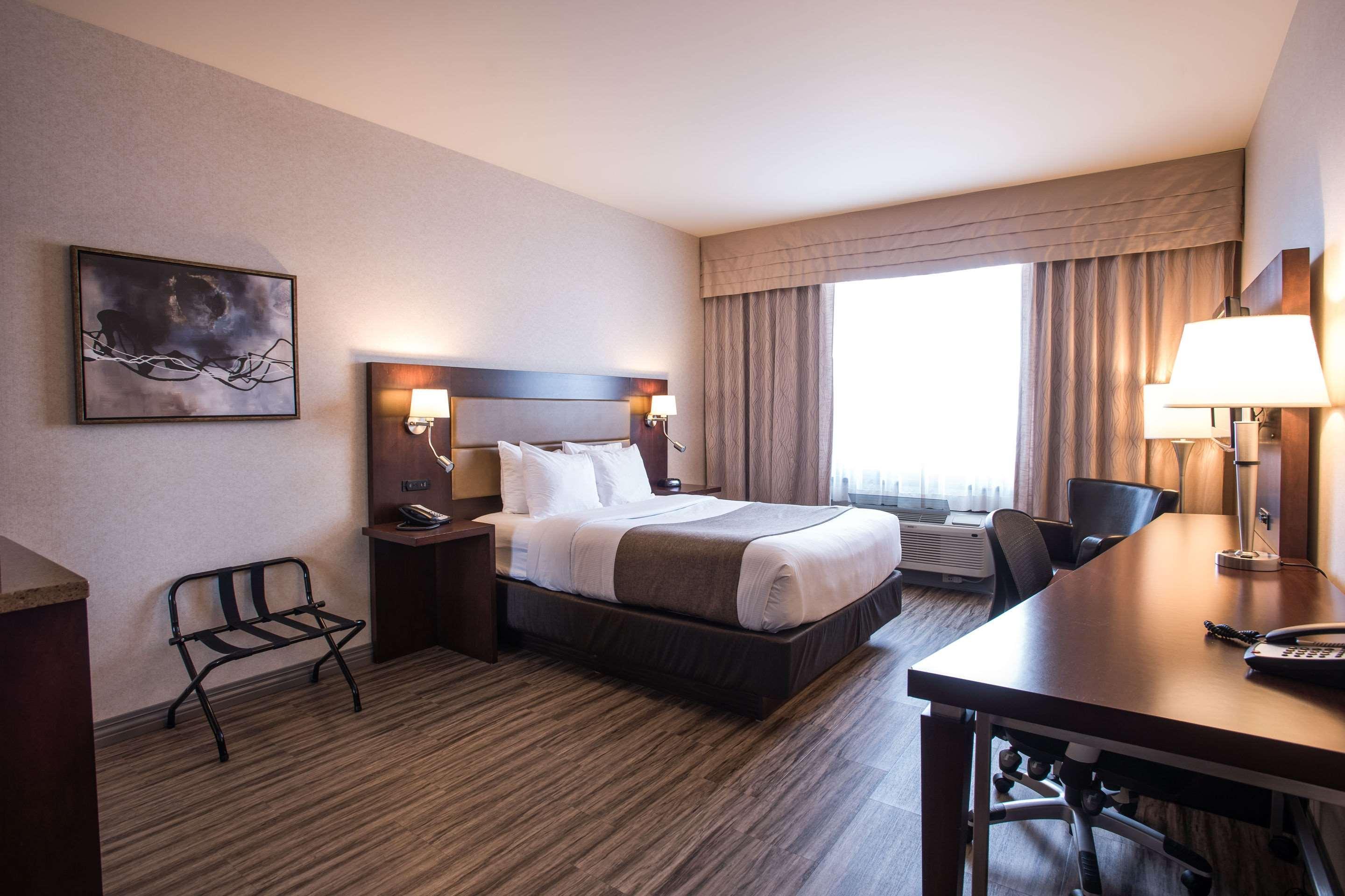 Quality Inn & Suites Val-d'Or Eksteriør bilde
