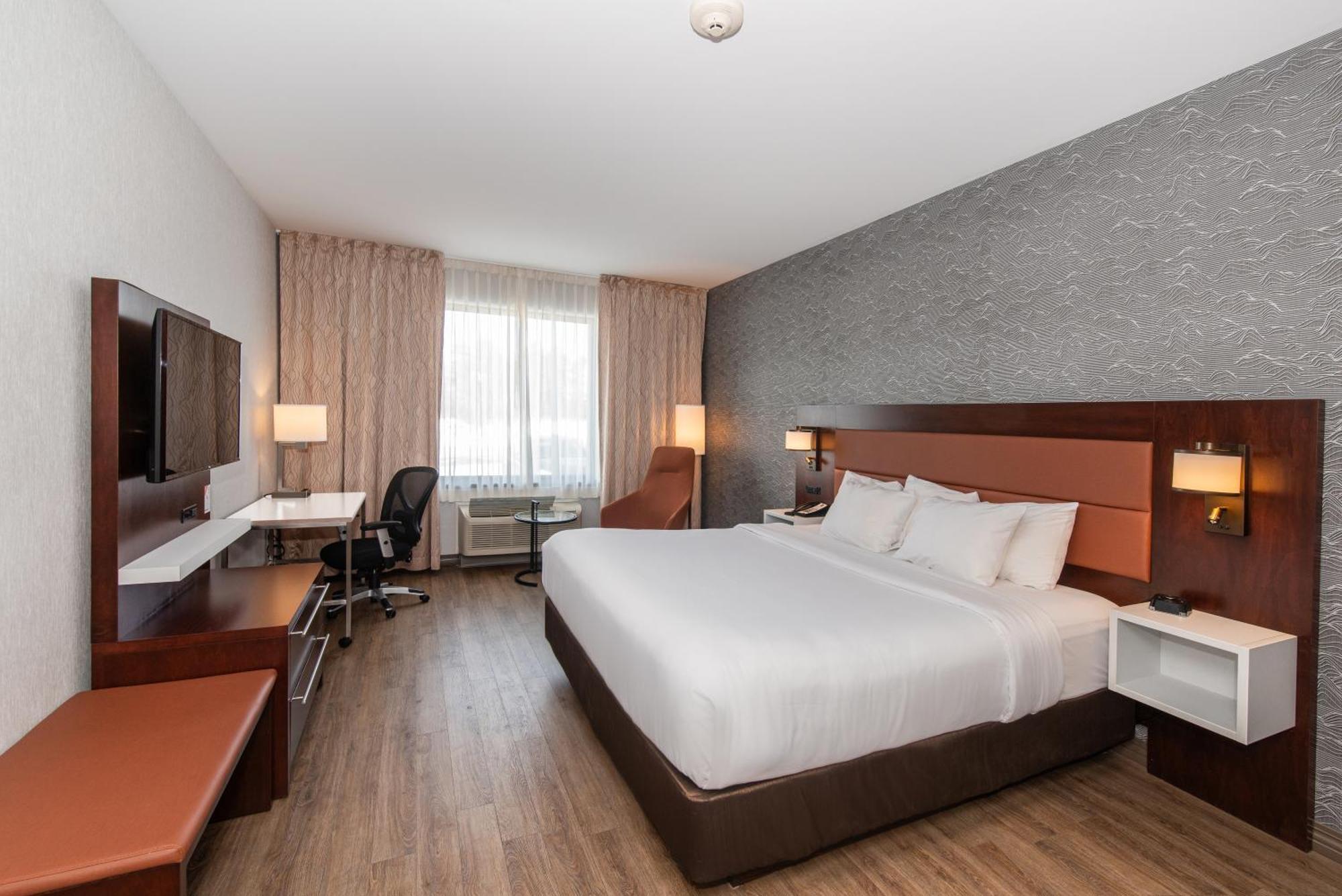 Quality Inn & Suites Val-d'Or Eksteriør bilde