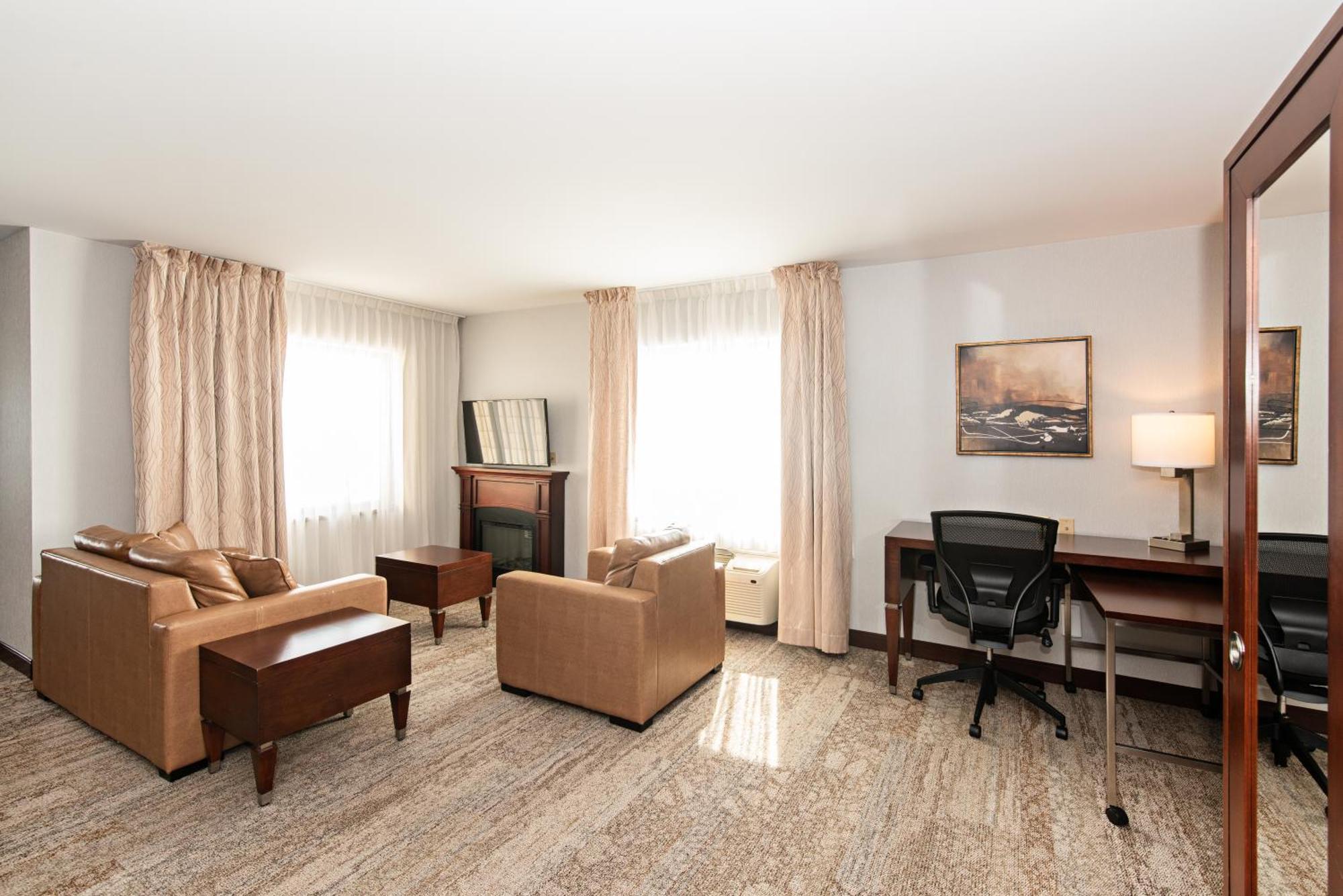 Quality Inn & Suites Val-d'Or Eksteriør bilde